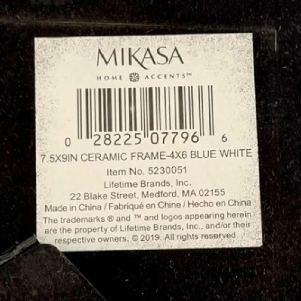 Mikasa Blue White Ceramic 4x6 Photo Frame 7.5x9 Home Accents Modern Decor Gifts